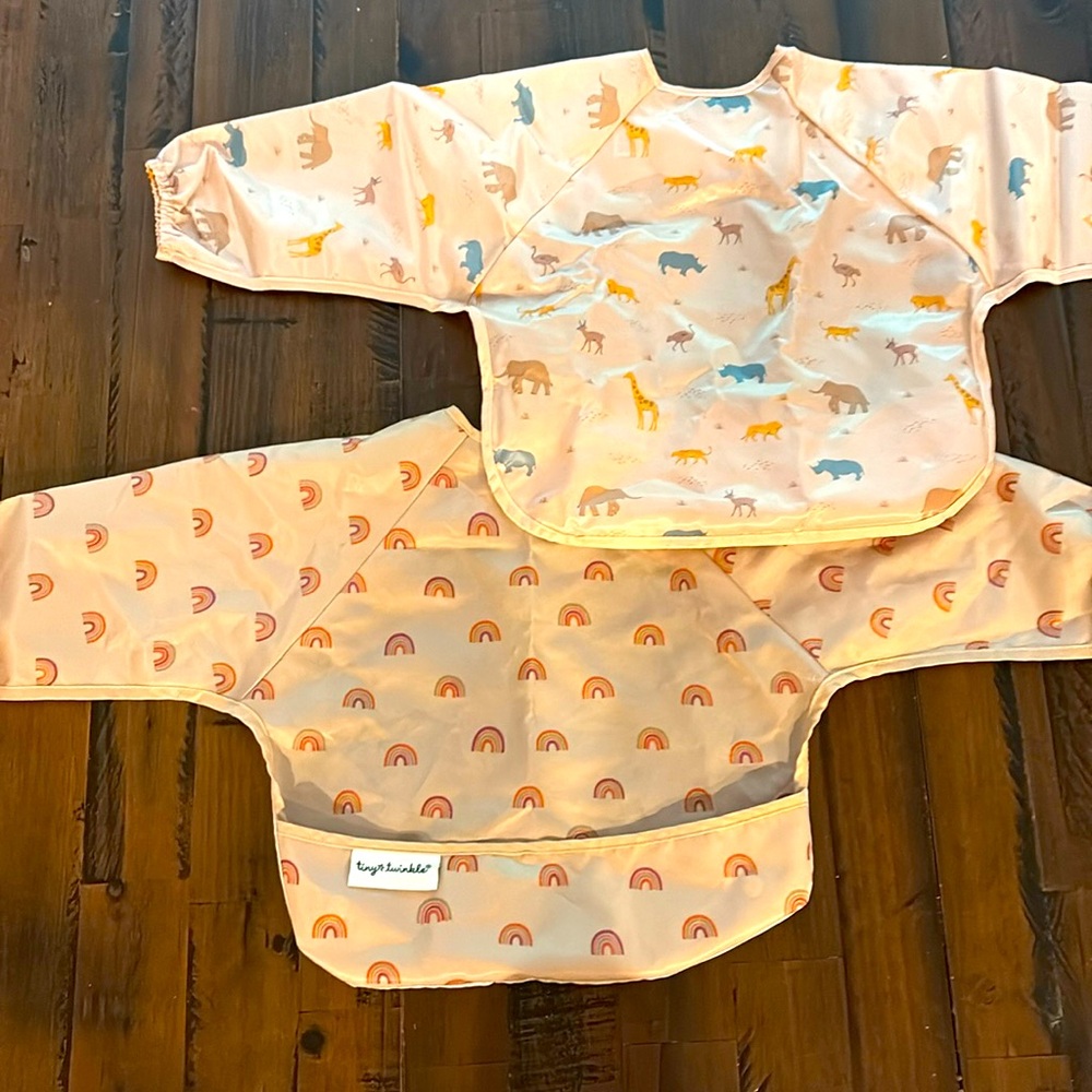 Long sleeved bibs/food smocks for babies
